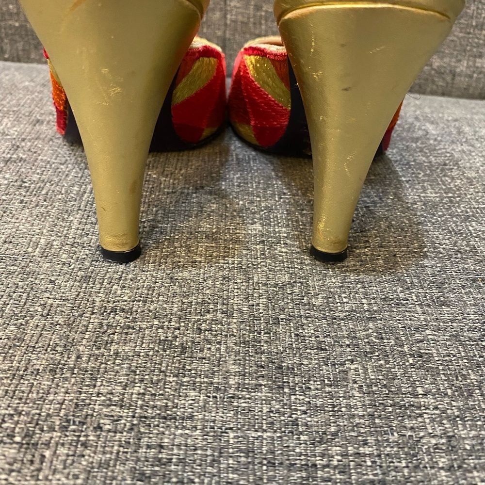 Fendi Red and Gold Geometric Mules - Picture 7 of 11
